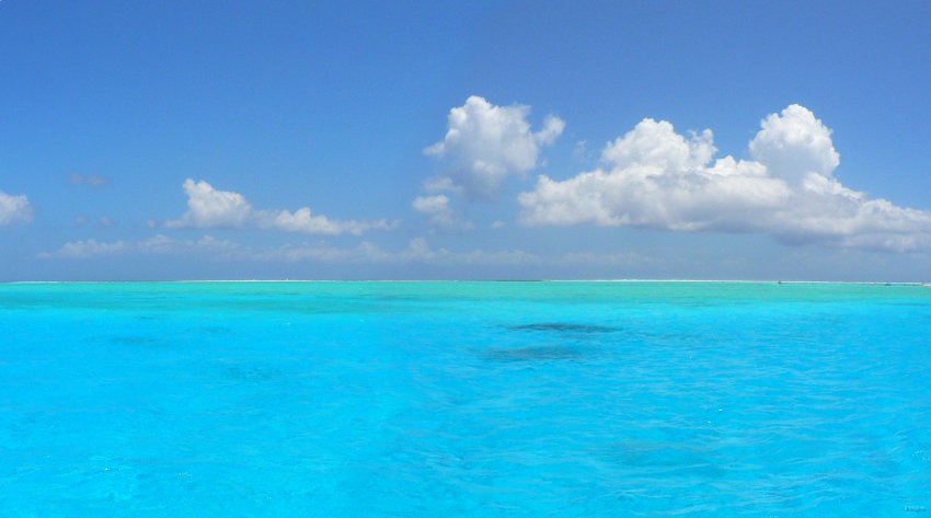 80- L'incroyable couleur du lagon de Bora-Bora 